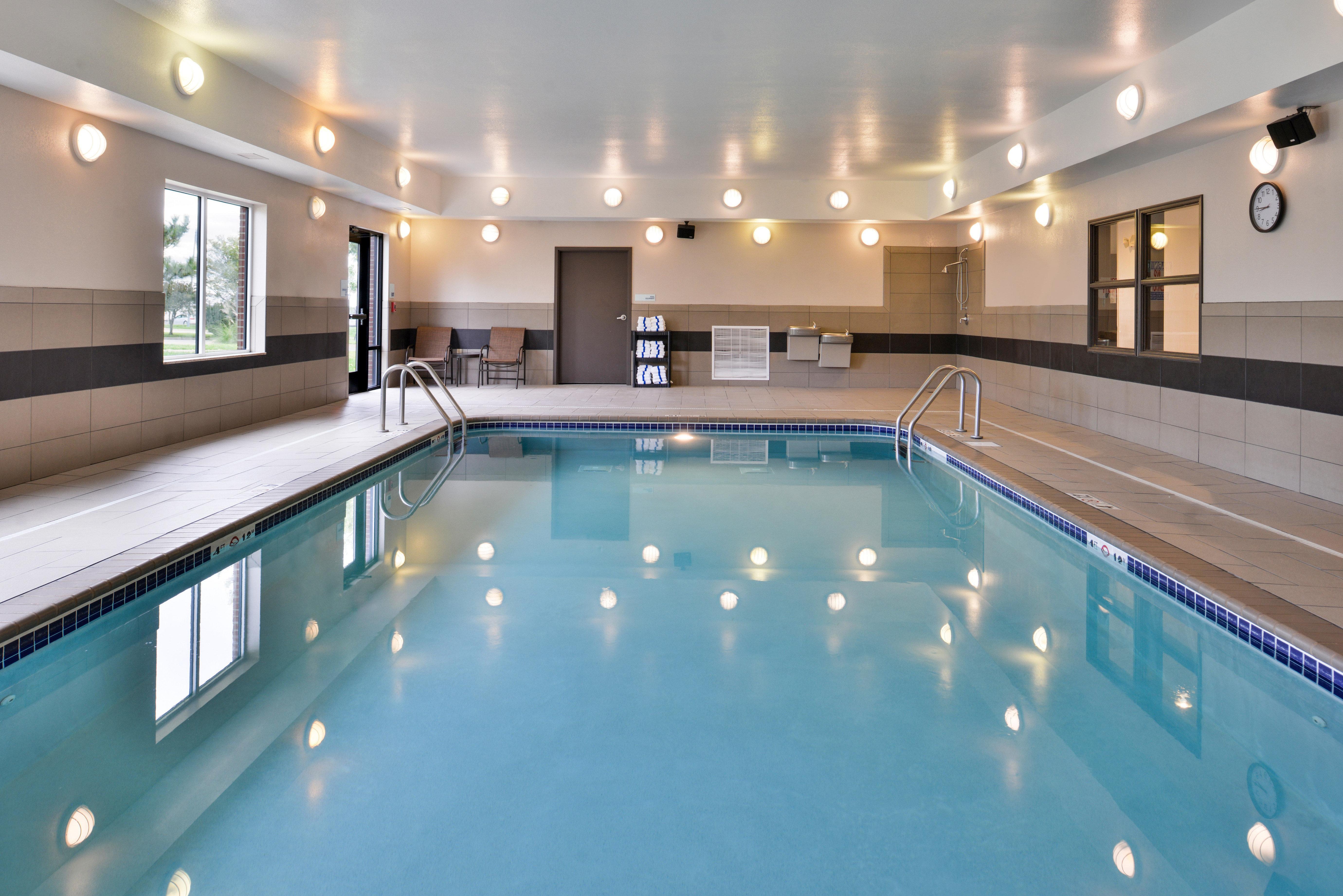 Holiday Inn Express & Suites Emporia Northwest By Ihg Exteriér fotografie