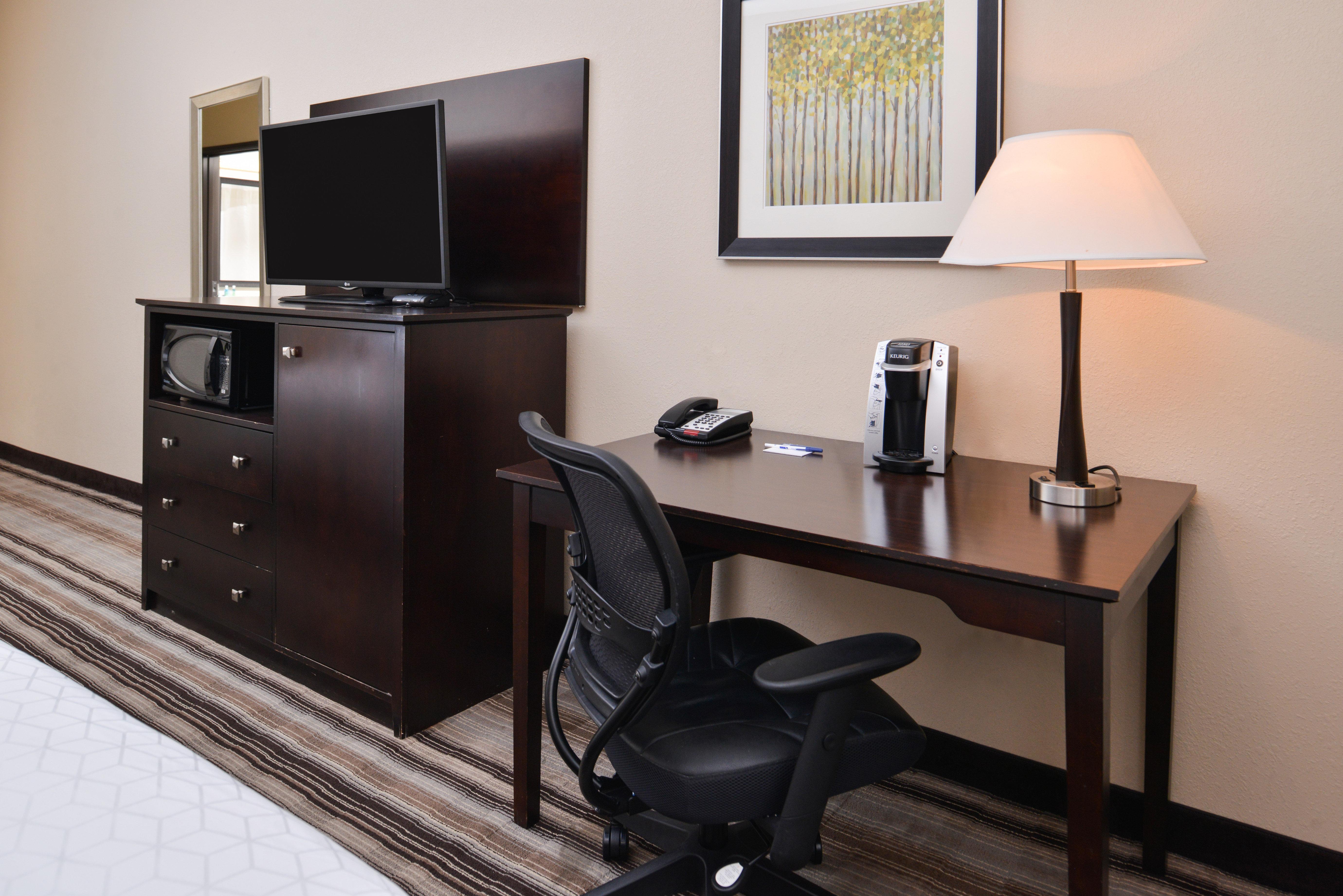 Holiday Inn Express & Suites Emporia Northwest By Ihg Exteriér fotografie