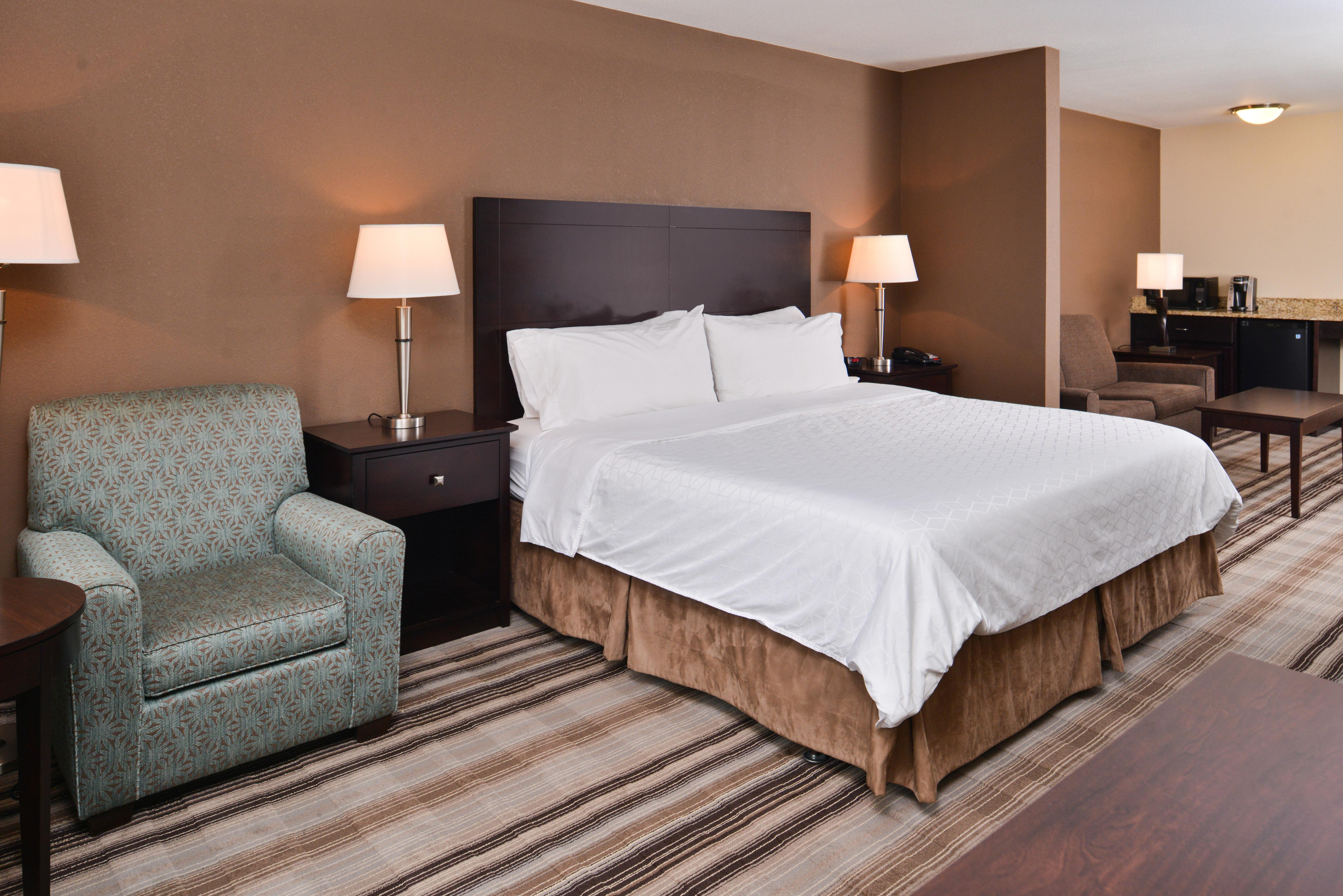 Holiday Inn Express & Suites Emporia Northwest By Ihg Exteriér fotografie