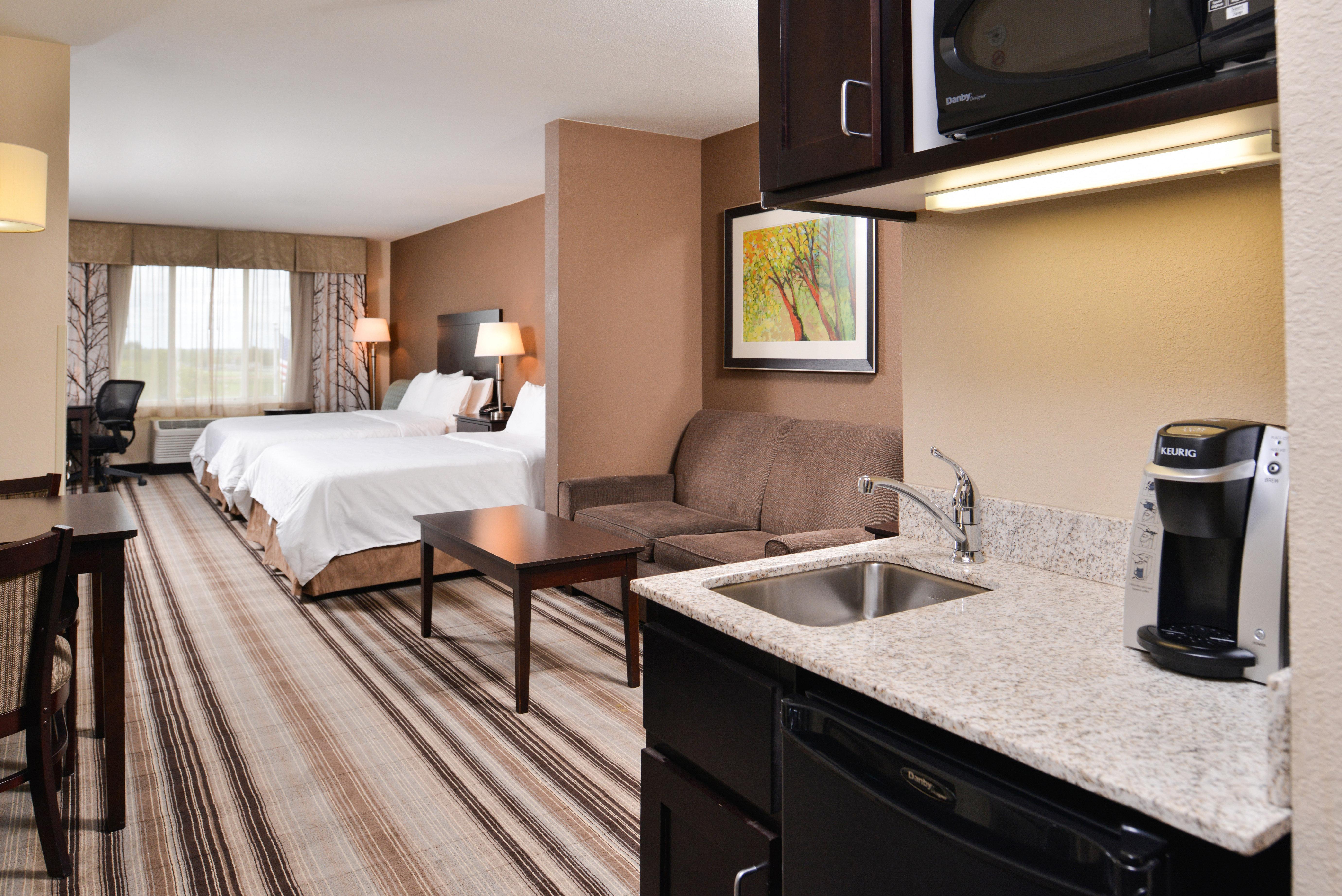 Holiday Inn Express & Suites Emporia Northwest By Ihg Exteriér fotografie