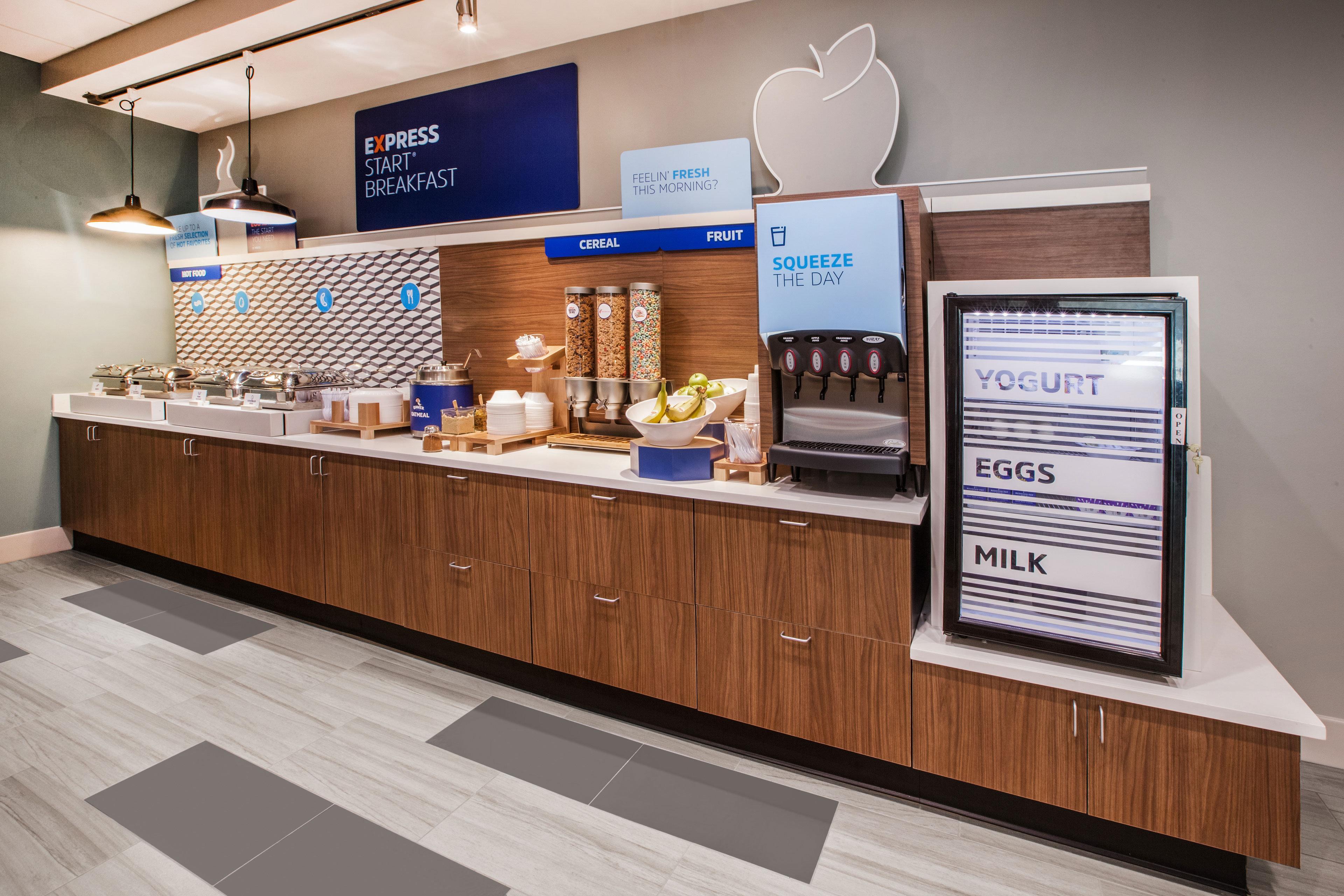 Holiday Inn Express & Suites Emporia Northwest By Ihg Exteriér fotografie