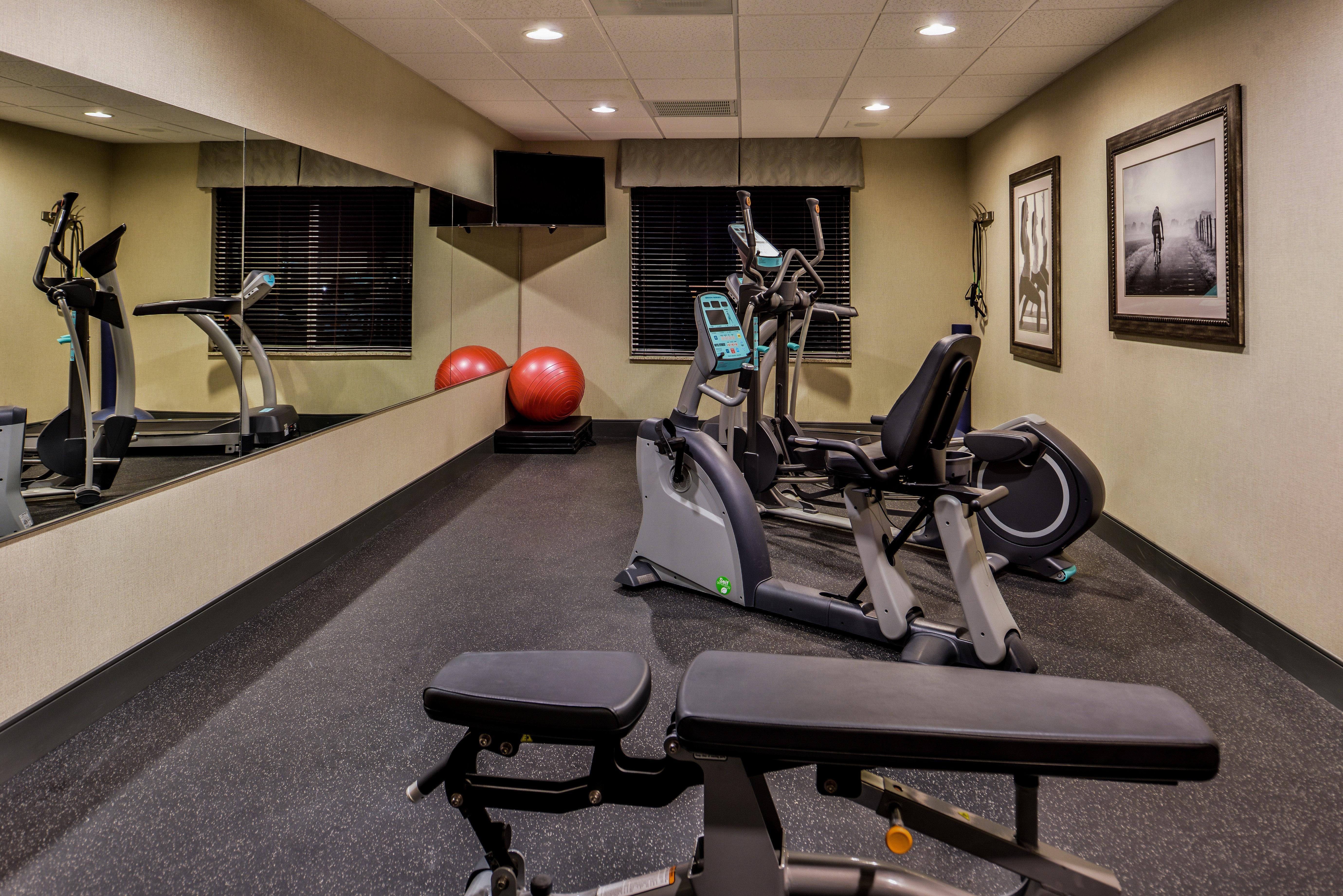 Holiday Inn Express & Suites Emporia Northwest By Ihg Exteriér fotografie