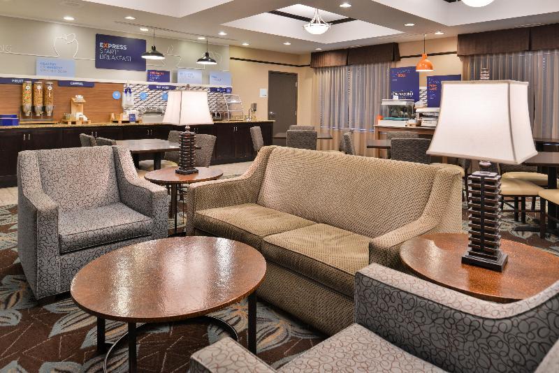 Holiday Inn Express & Suites Emporia Northwest By Ihg Exteriér fotografie